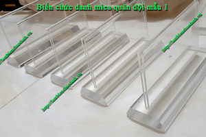 biển chức danh mica quân đội